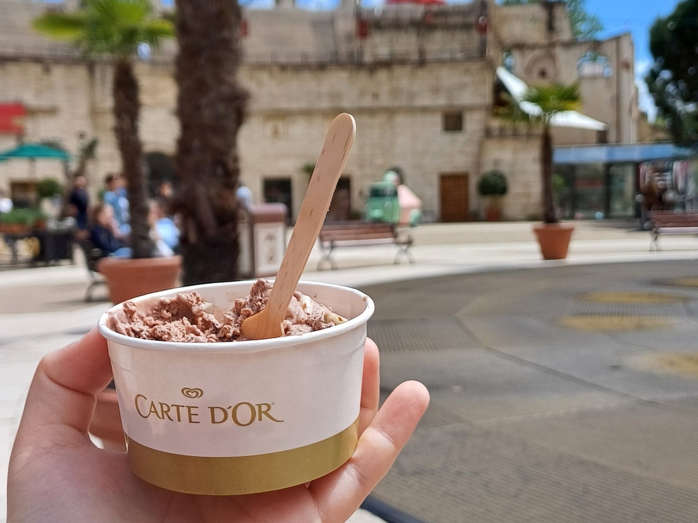 Genieten van een Authentiek Italiaans IJsje bij het Colosseum in Europa-Park